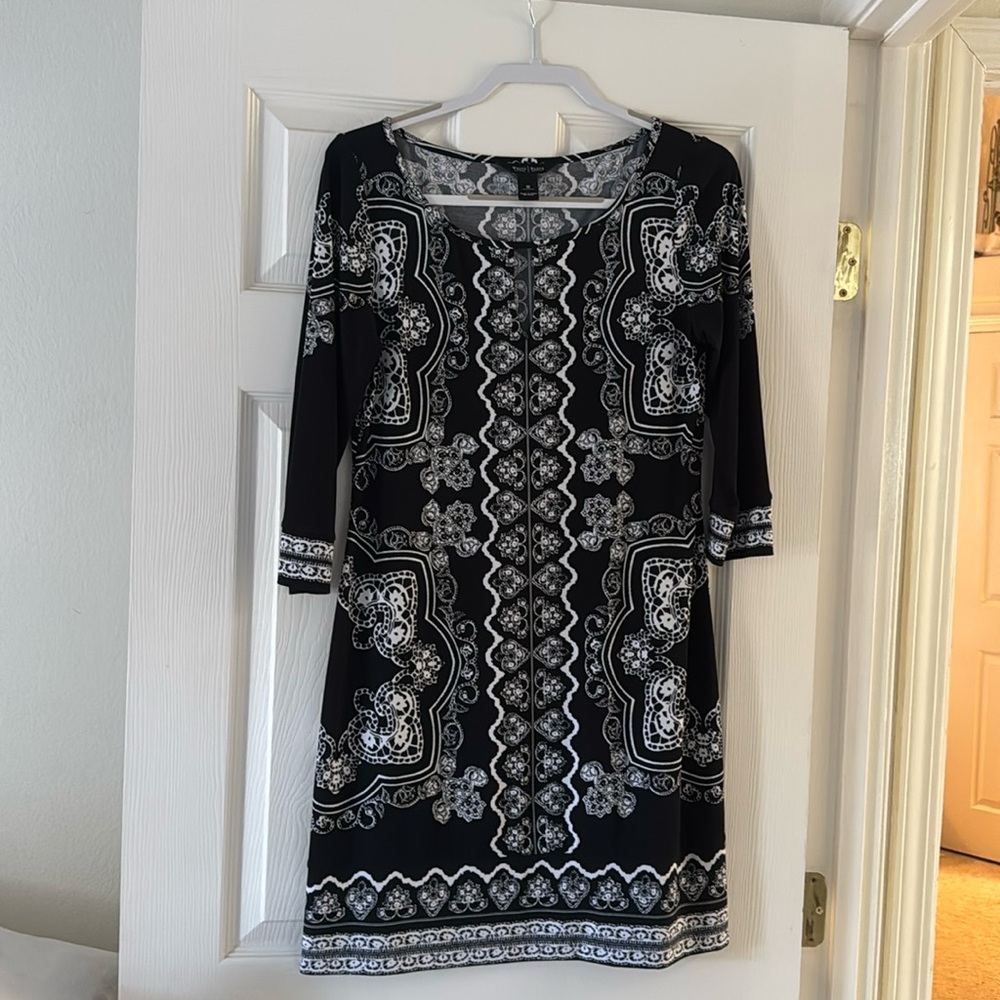 White House Black Market Women's Medium B&W Paisley Above Knee Shift Style Dress